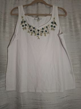 Peter Nygard Women’s White Tank Top with Blue Floral Bead Accents XL